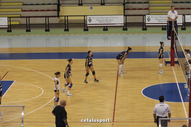 111030 volley 234_tn.jpg
